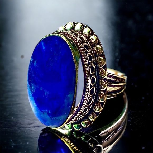 Sodalite Gemstone in a Handcrafted Vintage-Look 925 Stamped Silver Ring (8.25) - Picture 2 of 9